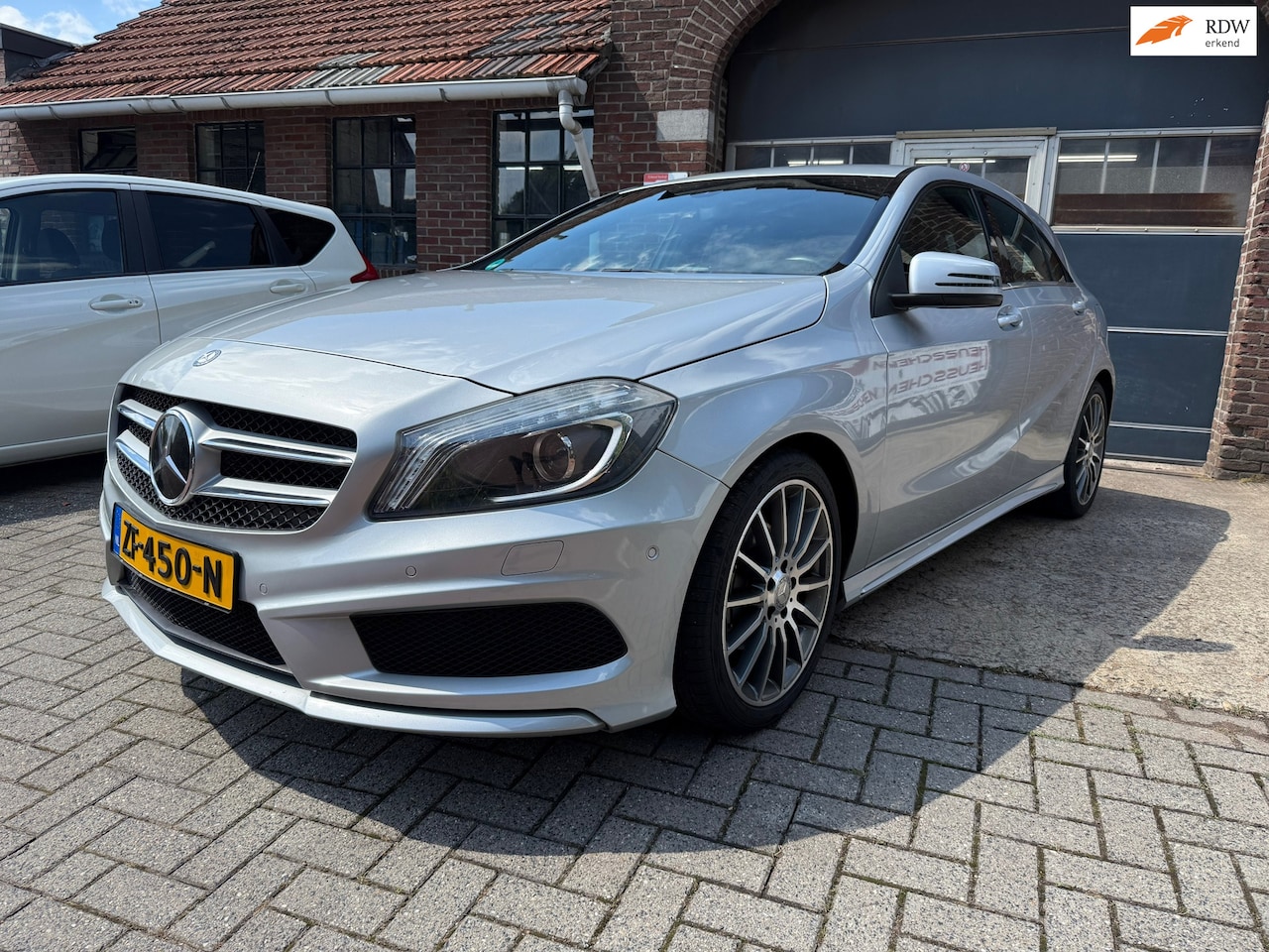 Mercedes-Benz A-klasse - 180 Prestige I AIRCO I NAVI I AMG PAKKET I - AutoWereld.nl