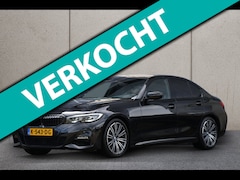 BMW 3-serie - 318i M-Sport Automaat | Shadow Line | Achteruitrijcamera | HiFi Audio