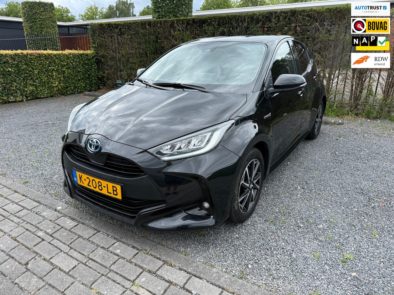 Toyota Yaris - 1.5 Hybrid Style - NAP - LED - Carplay - Stoelverwarming - Dealer onderhouden - AutoWereld.nl