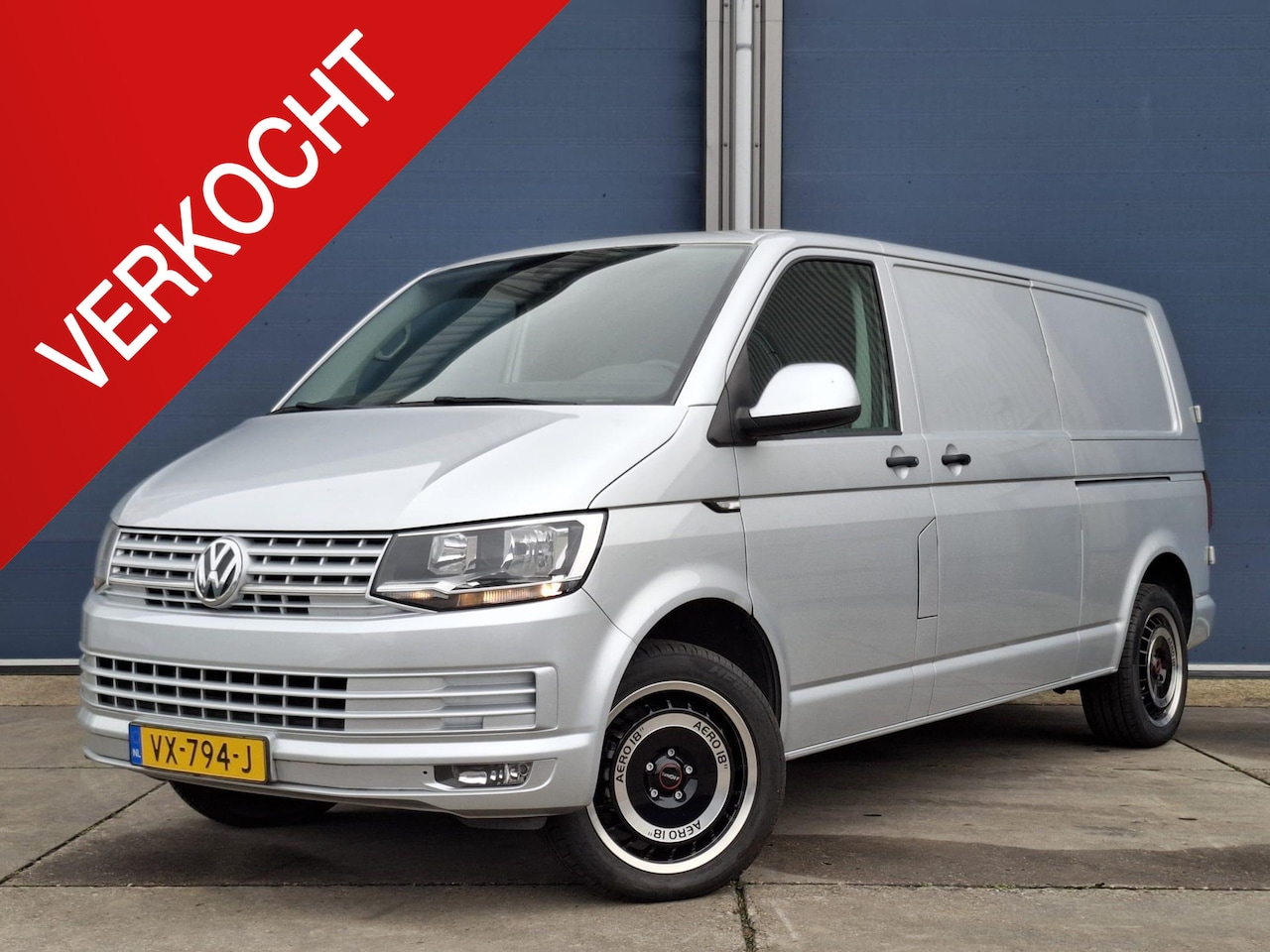 Volkswagen Transporter - 2.0 TDI L2H1 Highline DUBBELE SCHUIFDEUR / AIRCO / CRUISE CONTROLE / TREKHAAK - AutoWereld.nl