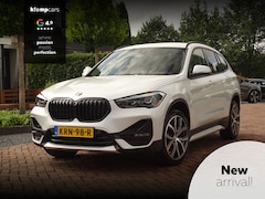 BMW X1 - sDrive18i | Handbak | Uniek | PearlWeiss | Leer | Nav | All-black | Privacy glass
