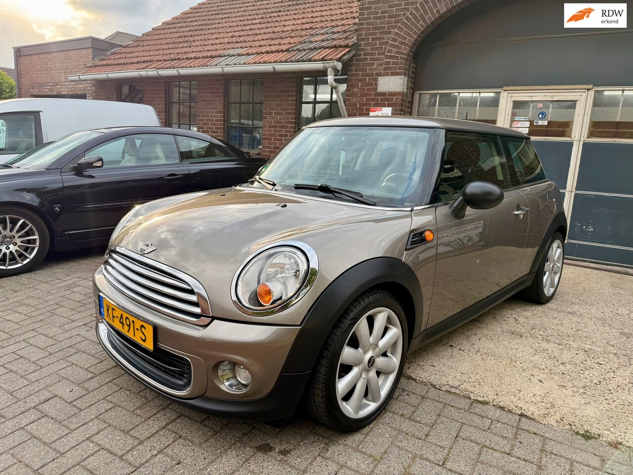 MINI 3-Deurs - 1.6 One Salt I AIRCO I LICHTMETAAL I - AutoWereld.nl
