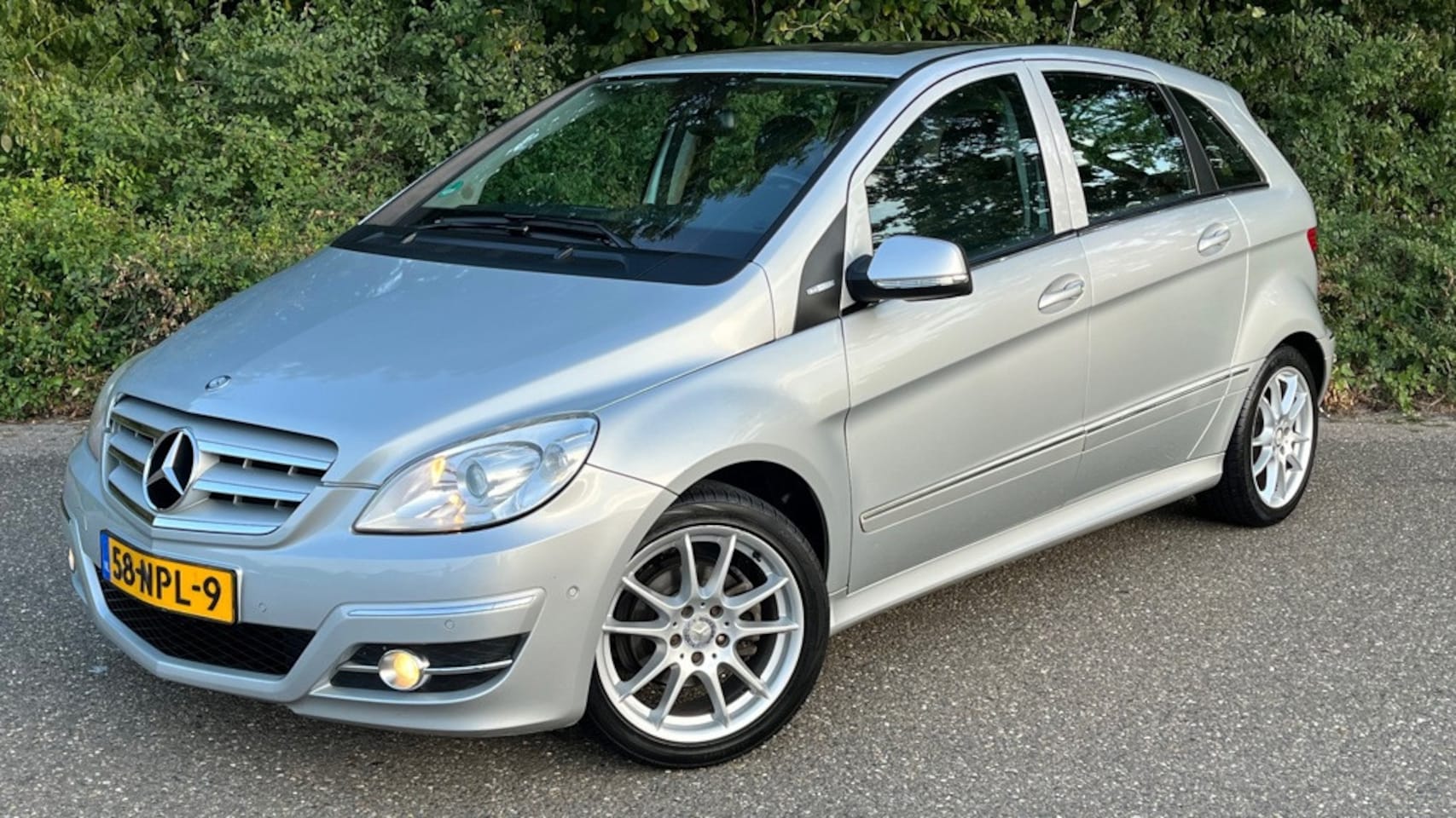 Mercedes-Benz B-klasse - 180 BlueEFFICIENCY Business CLass 180 BlueEFFICIENCY Business CLass - AutoWereld.nl