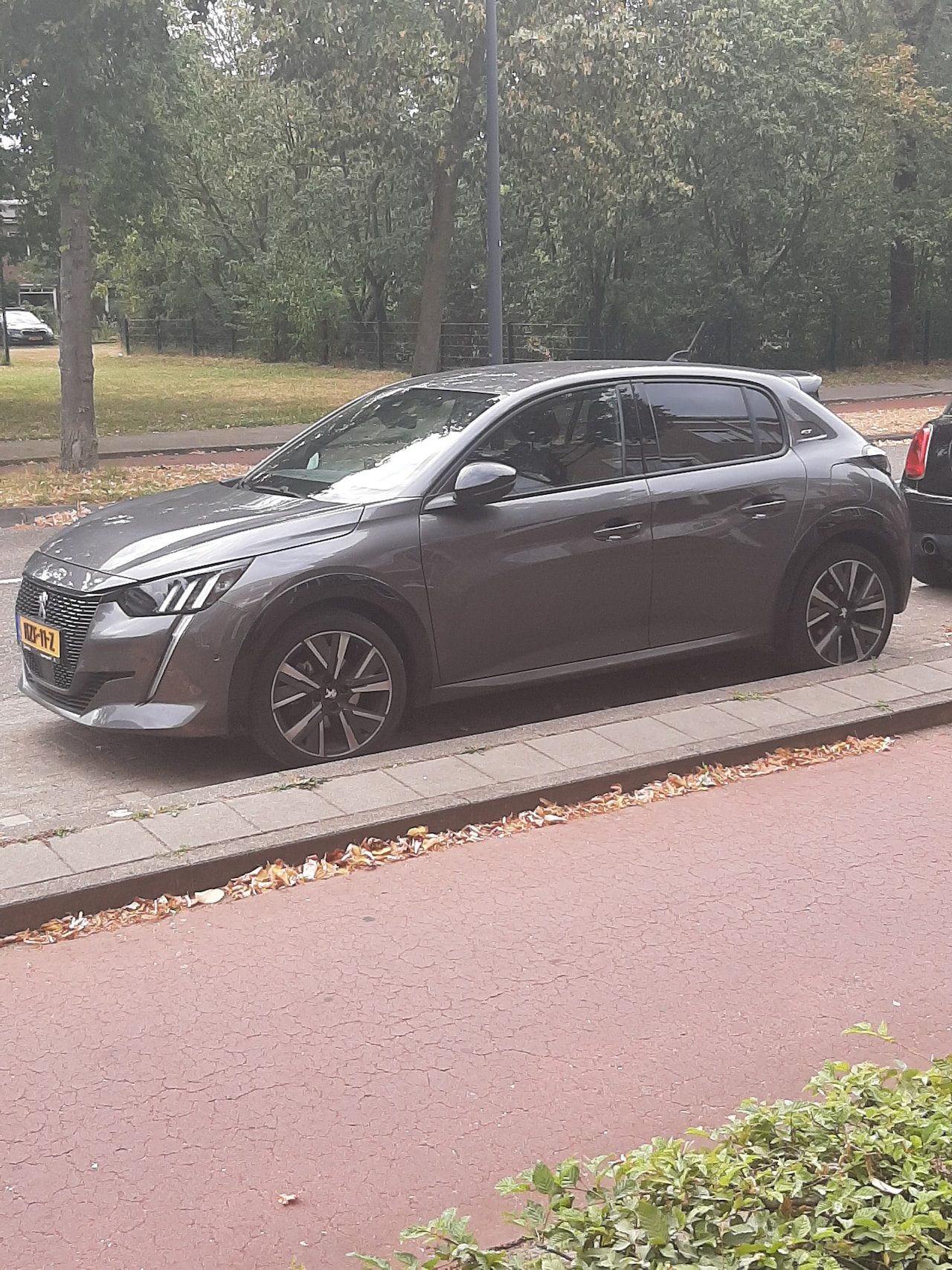 Peugeot 208 - 1.2 PureTech GT Pack Gt  Line uitvoering  gemiddelde verbruik 1 op 18 - AutoWereld.nl