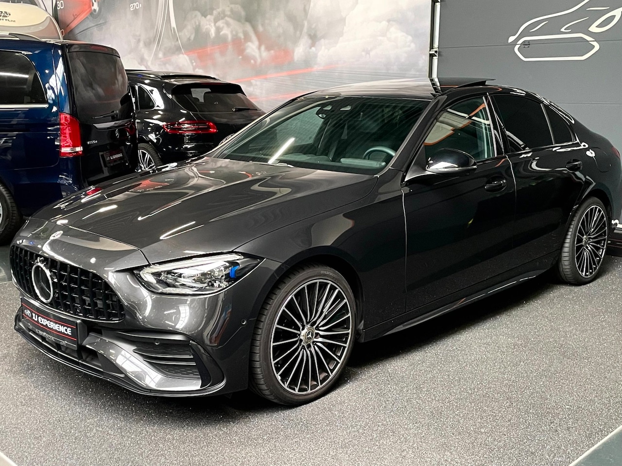 Mercedes-Benz C-klasse - 300 e AMG-LINE PANO Burmester 313 PK - AutoWereld.nl