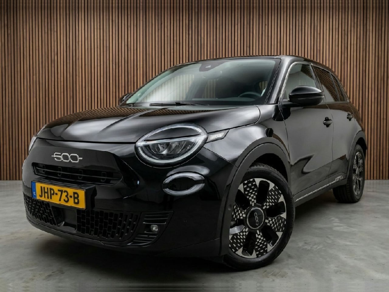 Fiat 600 - 1.2 Hybrid La Prima / automaat / camera / navi /leer - AutoWereld.nl