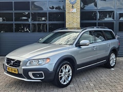 Volvo XC70 - 2.4 D5 Summum | Schuif-/kanteldak | Trekhaak | Leder | Climate Control