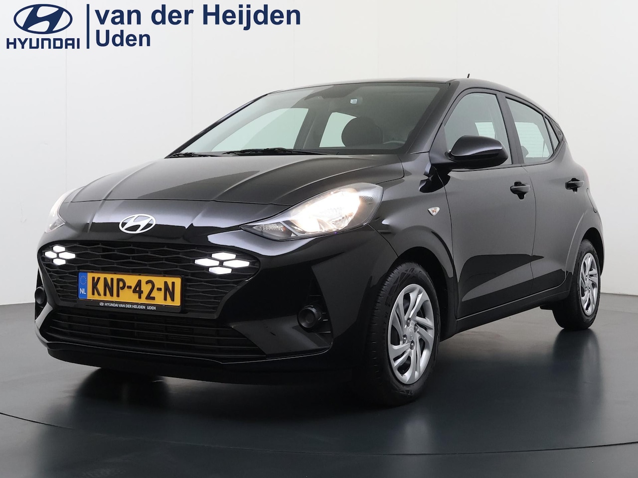 Hyundai i10 - 1.0 Premium 5-zits Navigatie | Camera | Climate Control | Stoel En Stuurverwarming - AutoWereld.nl