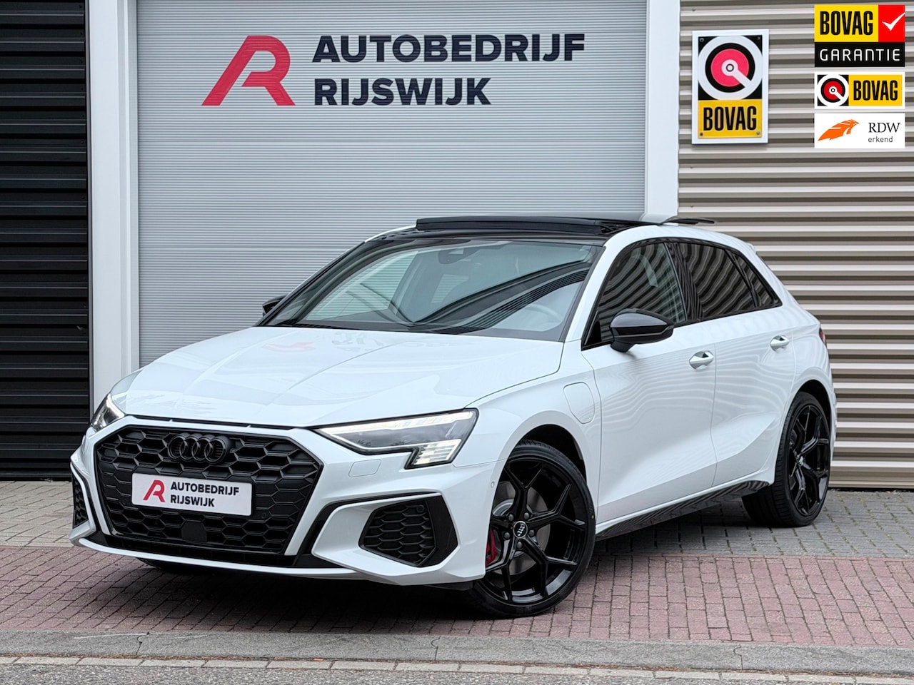 Audi A3 Sportback - 45 TFSI e S edition Competition Pano/Sfeer/Camera - AutoWereld.nl