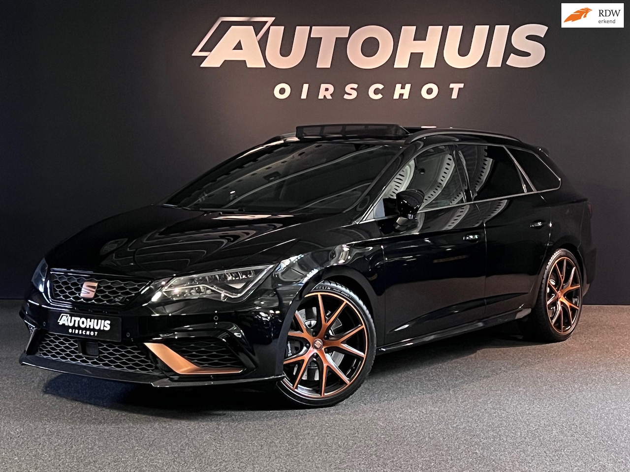 SEAT Leon ST - 2.0 TSI 4DRIVE CUPRA Ultimate Edition Pano/ Carbon/ Brembo/ Beats/ Carplay/ ACC/ 19"/ Virt - AutoWereld.nl