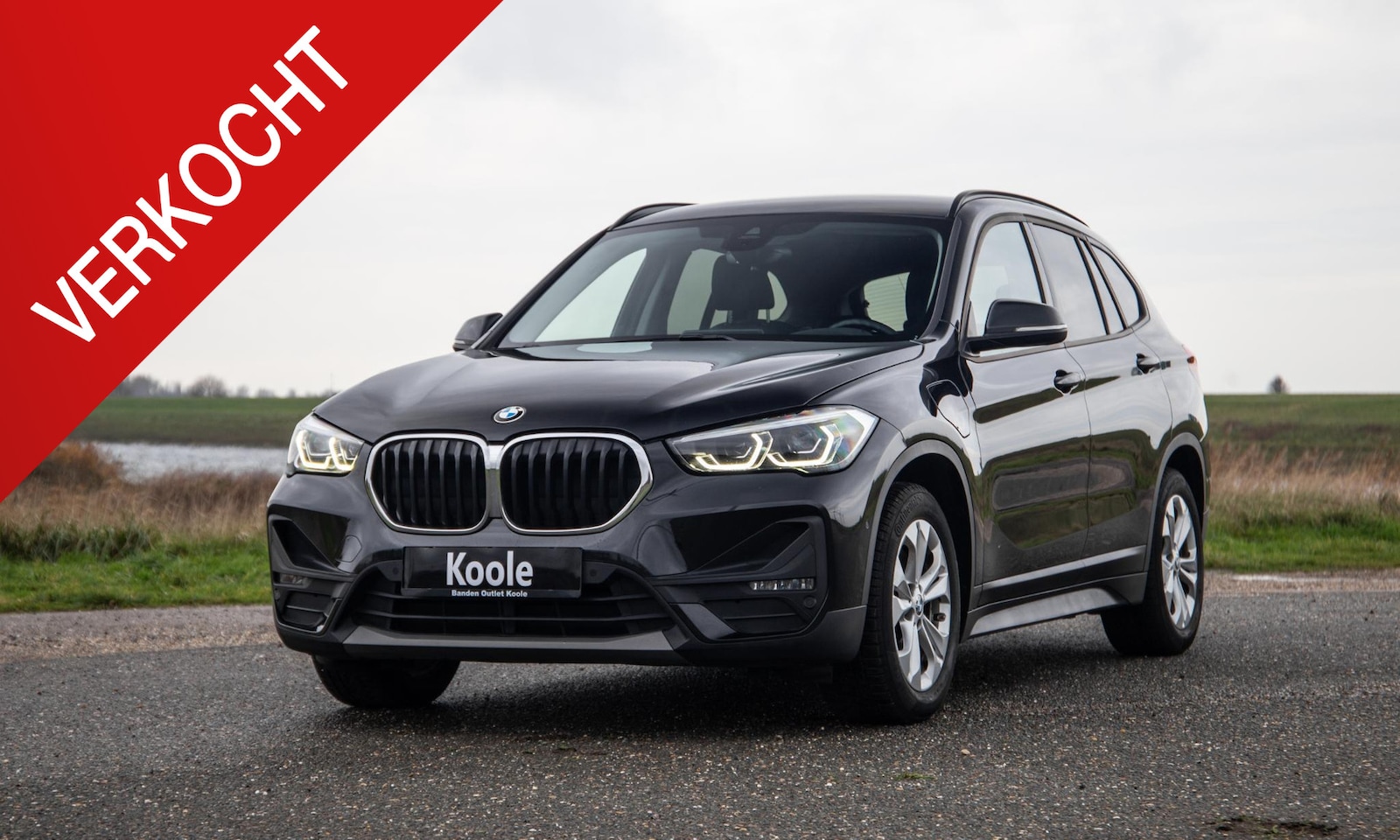 BMW X1 - xDrive25e Executive CAMERA / CARPLAY / HEAD UP DISPLAY / LEDER / LED / CRUISE CONTROLE / S - AutoWereld.nl