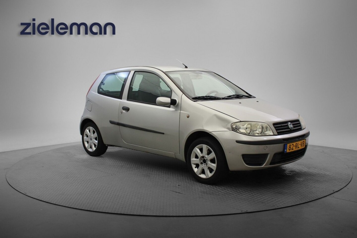 Fiat Punto - 1.4 16V - Airco, JBL, Lichtmetalen Velgen - AutoWereld.nl
