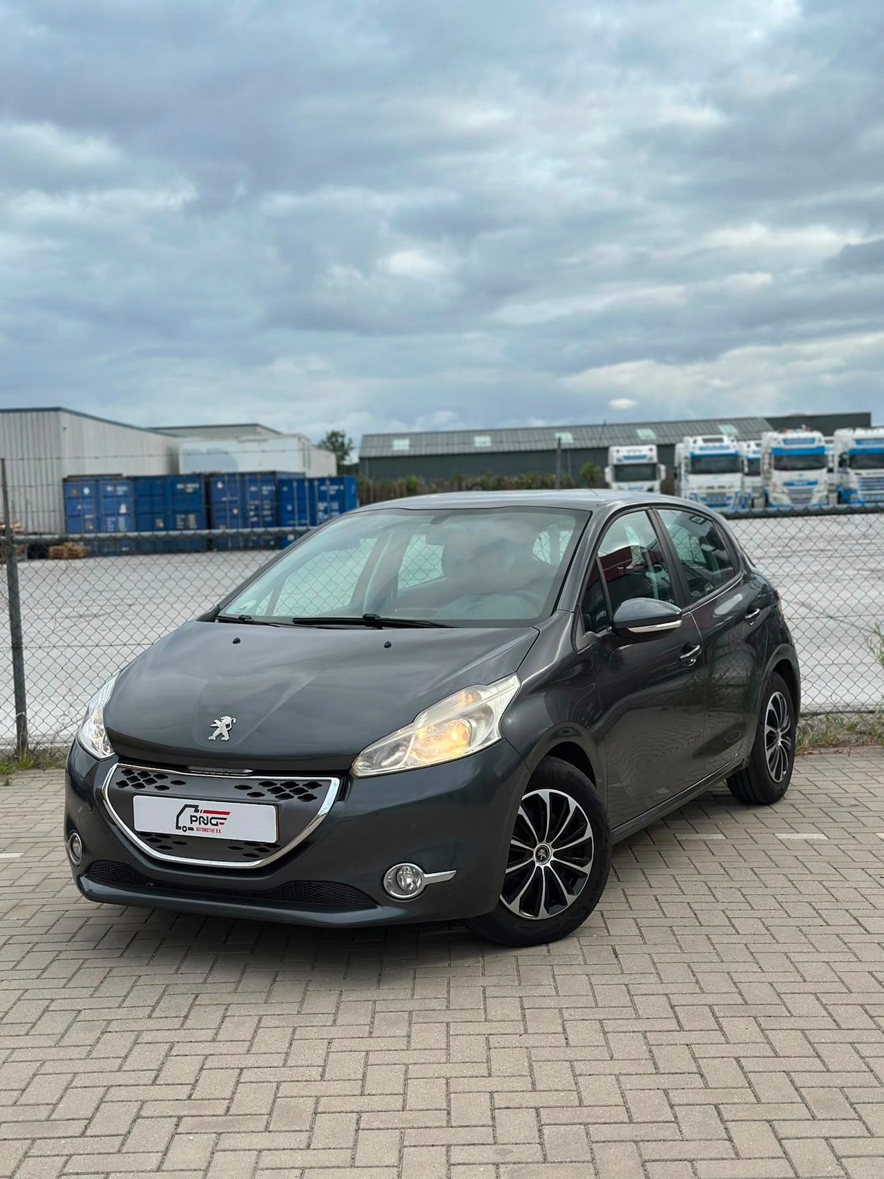 Peugeot 208 - 1.4 e-HDi Active CRUISE - AIRCO - NAVI - AutoWereld.nl