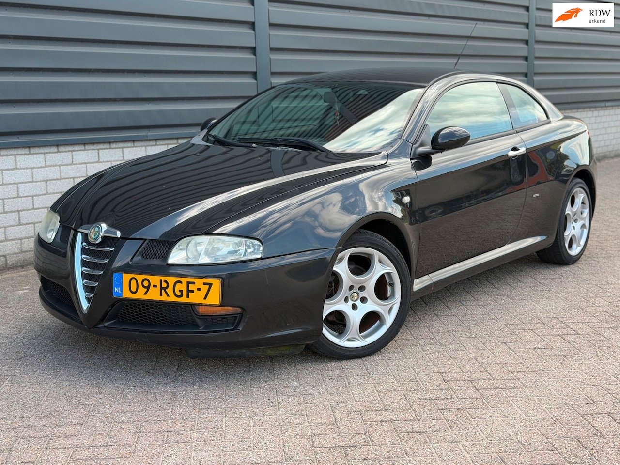 Alfa Romeo GT - 2.0 JTS Distinctive Selespeed meeneemprijs - AutoWereld.nl