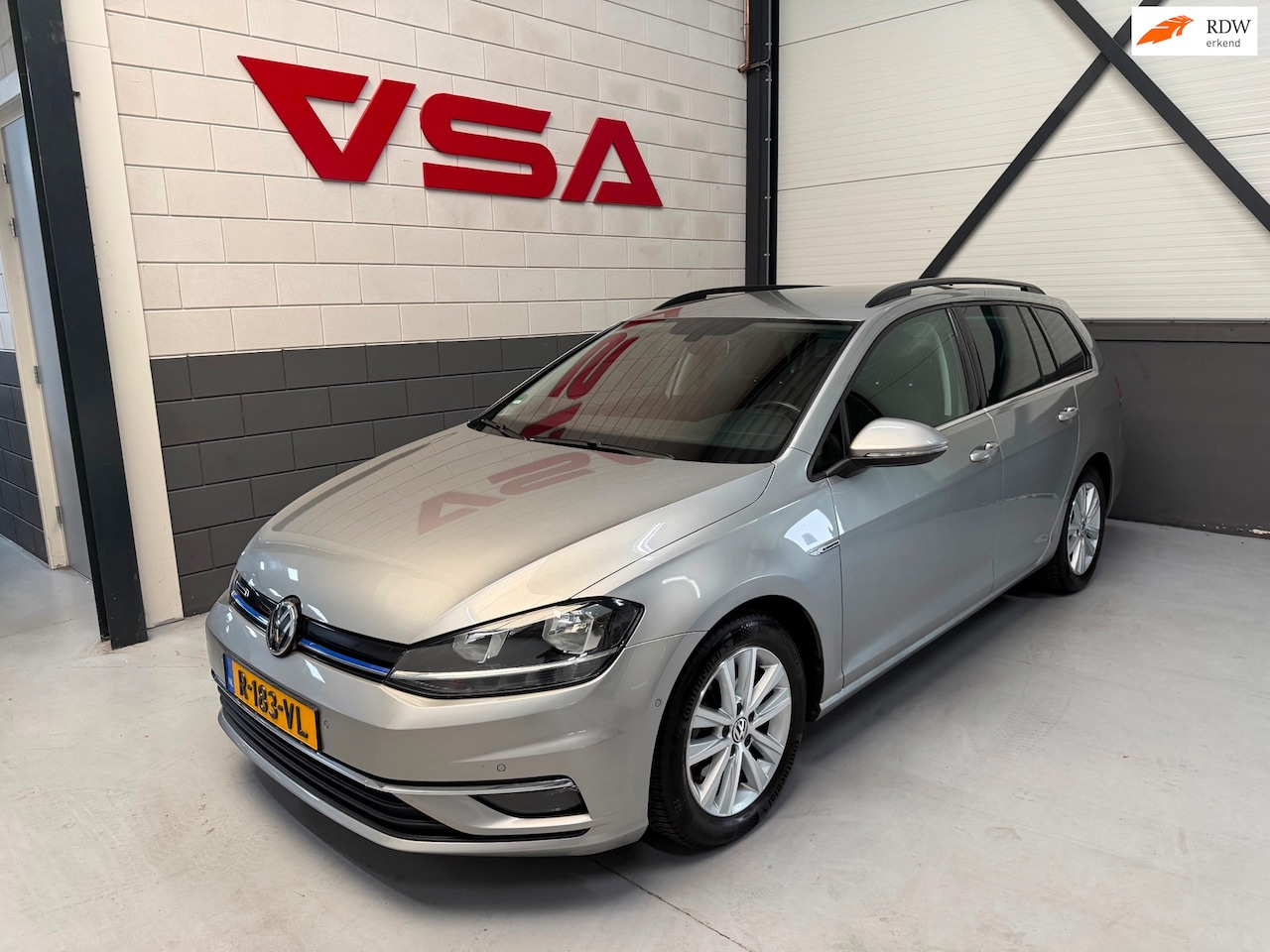 Volkswagen Golf - 1.5 TSI Highline|Camera|Adaptive cruise|elektrische Trekhaak|DAB|Carplay|4-seizoen|PDC|Nav - AutoWereld.nl
