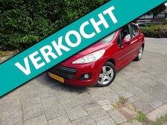 Peugeot 207 - MET NAVIGATIE, AIRCO & JAAR APK