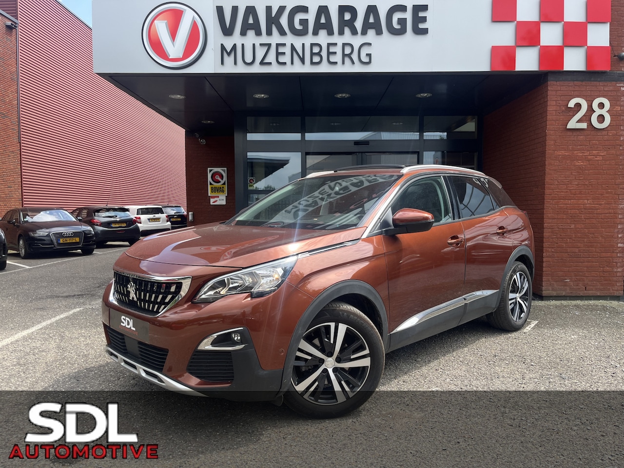 Peugeot 3008 - 1.2 PureTech Allure Avantage // SCHUIF-KANTELDAK // 360 CAMERA // CRUISE // NAVI+CARPLAY / - AutoWereld.nl