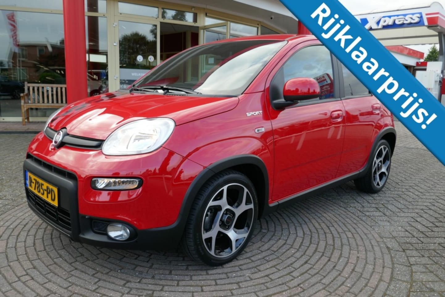 Fiat Panda - 1.0 HYBRID SPORT  WINTERPAKKET/APPLE CARPLAY/CRUISE - AutoWereld.nl