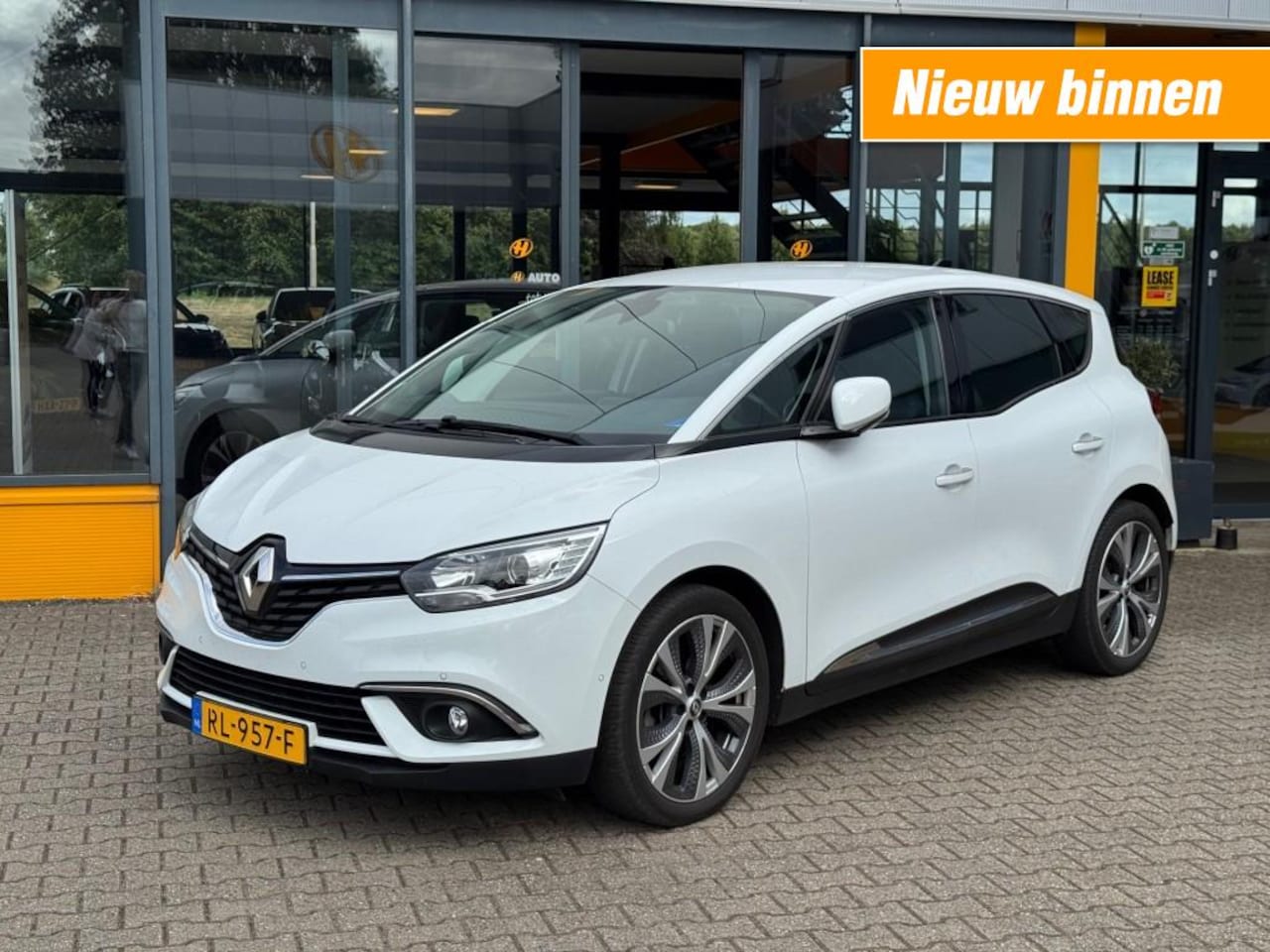 Renault Scénic - 1.2 TCe Intens - camera - navi - clima - AutoWereld.nl
