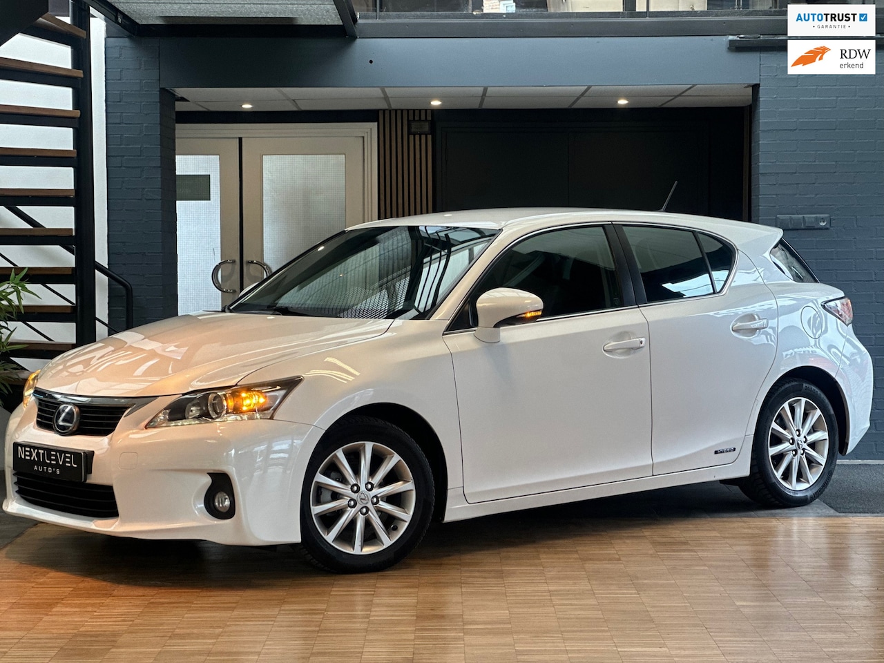 Lexus CT 200h - Business Line Dealer Ond. Cruise Control APK - AutoWereld.nl