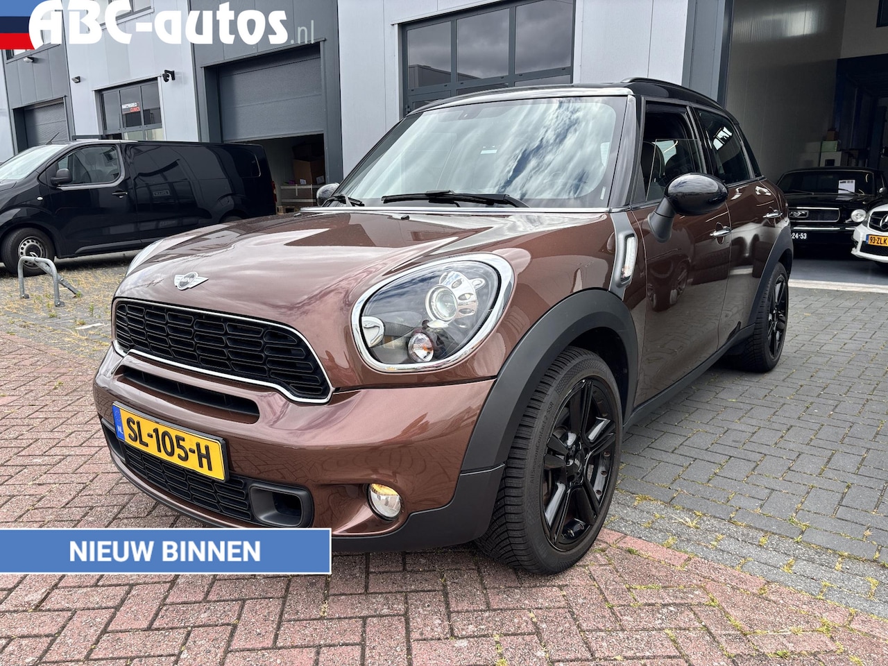 MINI Countryman - Cooper S / Pano / Navi / 45dkm - AutoWereld.nl