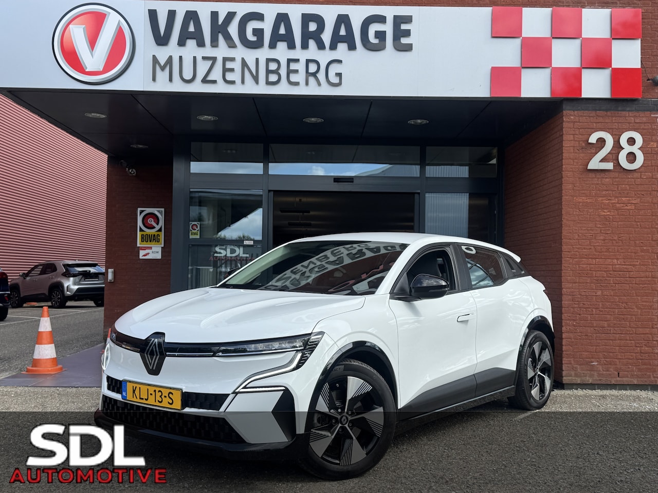 Renault Mégane E-Tech - EV40 Boost Charge Equilibre 94% SOH // FULL LED // STOEL + STUURWIELVERWARMING // CLIMA // - AutoWereld.nl
