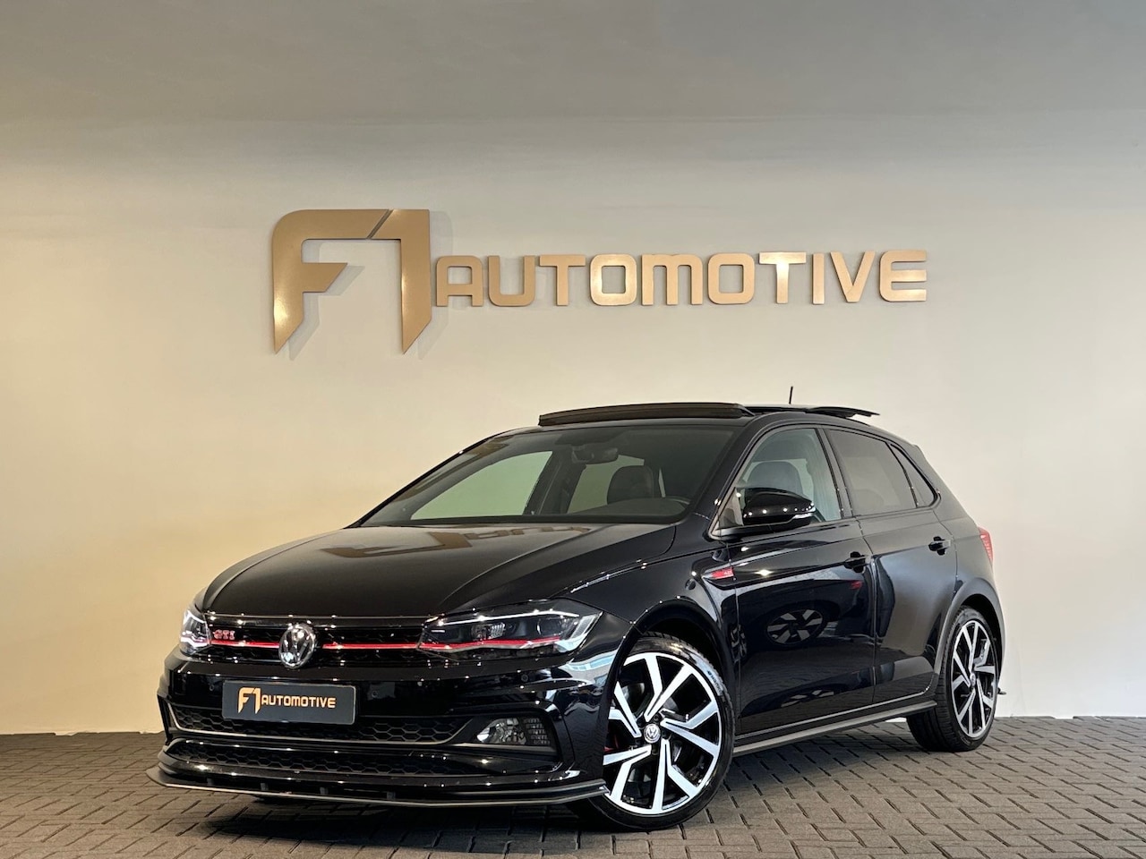 Volkswagen Polo - 2.0 TSI GTI Pano|Beats|Keyless|Camera|ACC - AutoWereld.nl