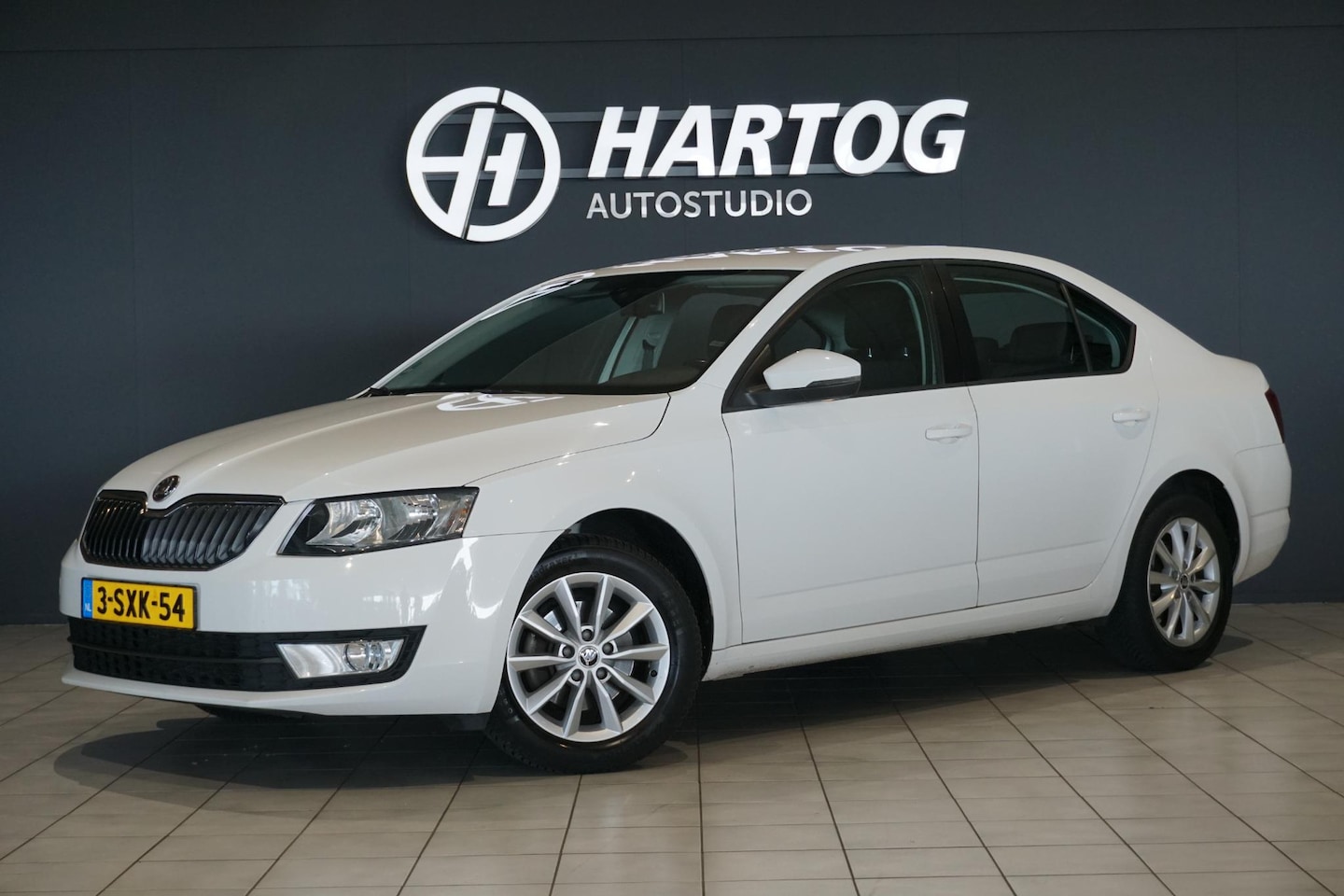 Skoda Octavia - 1.2 TSI Greentech Ambition Businessline + AFN. TREKHAAK / NAVIGATIE - AutoWereld.nl