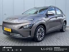 Hyundai Kona Electric - EV Comfort 64 kWh / Warmtepomp / SOH 100% / Navigatie / Krell audio / All season banden /