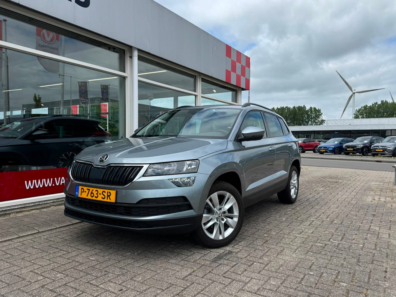 Skoda Karoq - 1.0 TSI Business Edition|Stoelverw|Trekhaak|Carplay|Navi|NL auto| - AutoWereld.nl