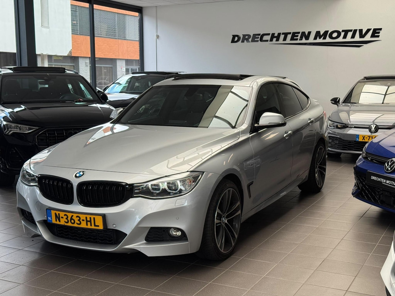 BMW 3-serie Touring - 335d xDrive M Sport / Pano / Automaat / - AutoWereld.nl