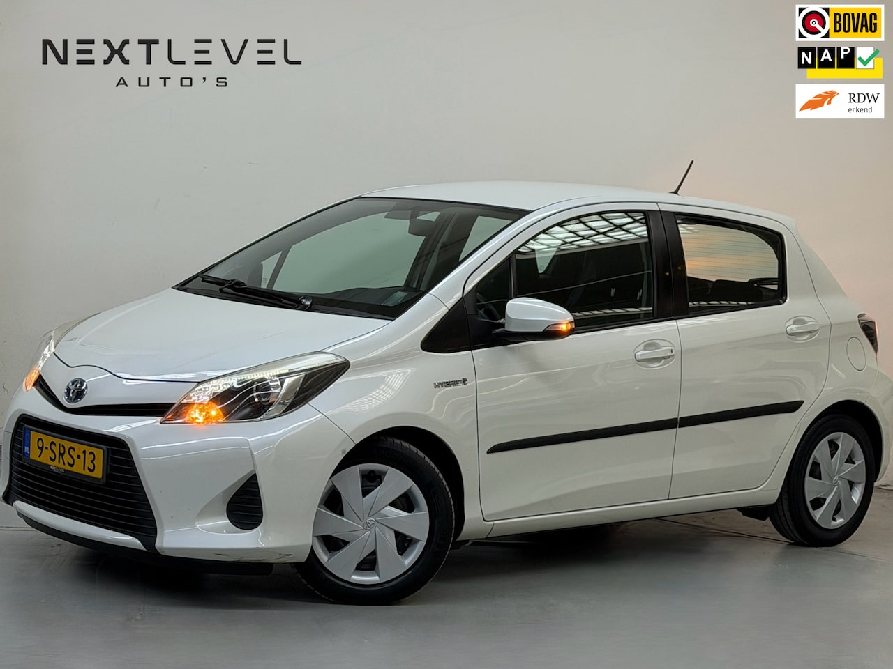 Toyota Yaris - 1.5 Full Hybrid Aspiration NL Auto Camera Cruise Dealeronderhouden - AutoWereld.nl