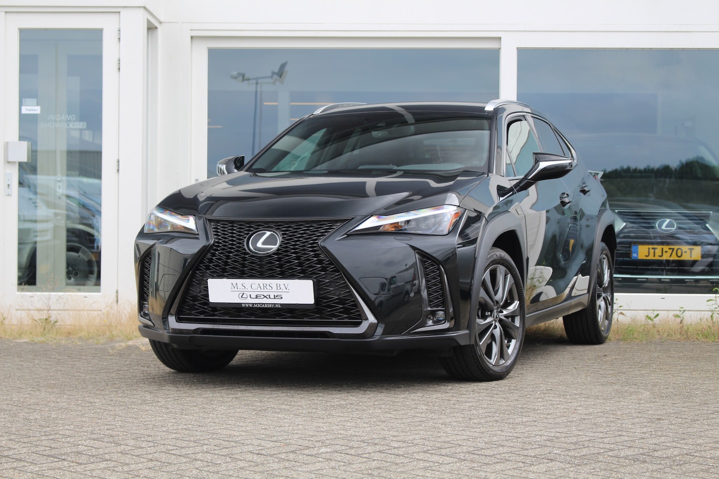 Lexus UX - 250h Hybrid F-Sport Design I Leder I Applecarplay I Metallic I Facelift - AutoWereld.nl