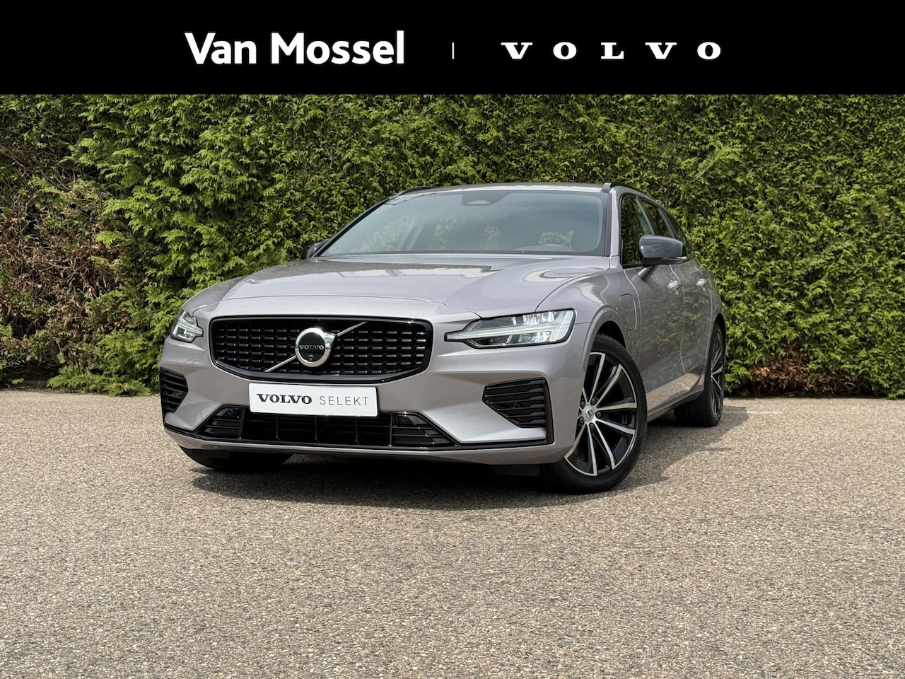 Volvo V60 - T6 Plug-in hybrid AWD Plus Dark - AutoWereld.nl
