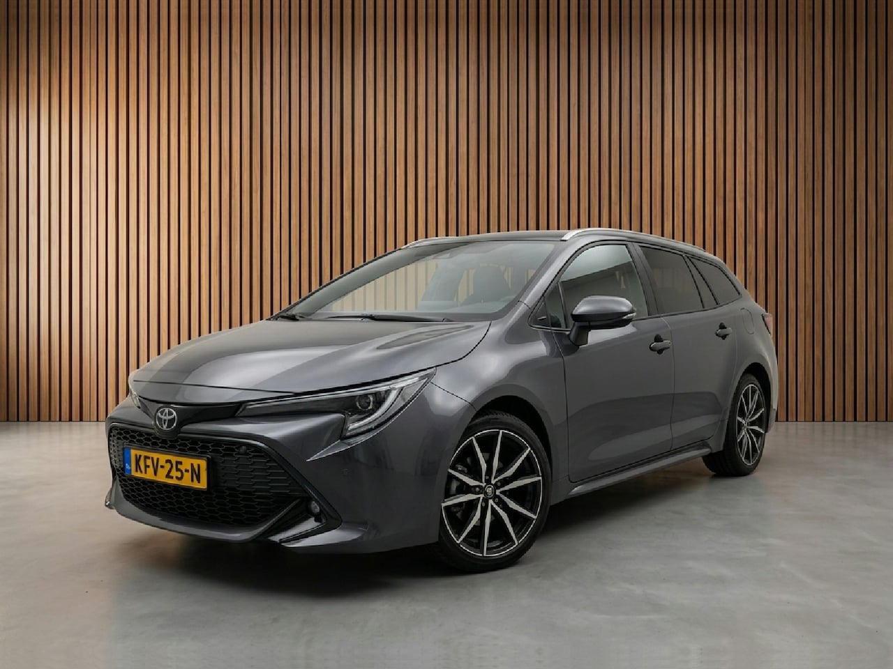 Toyota Corolla Touring Sports - Hybrid 180 GR Sport Hybrid 180 GR Sport 200 PK ! - AutoWereld.nl