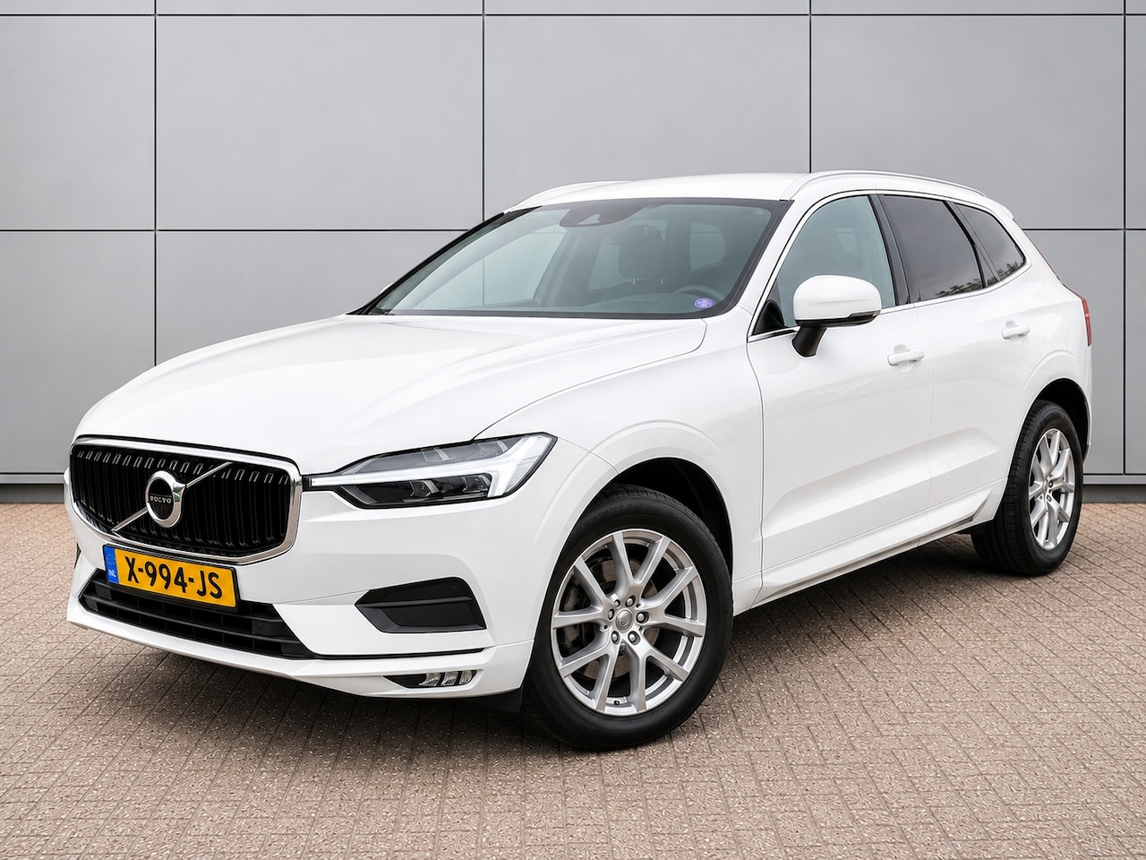 Volvo XC60 - 2.0 B4 Momentum Pro Carplay/Leer/Cam/Trekh/Navi - AutoWereld.nl