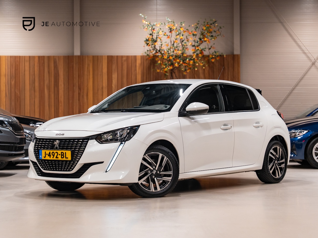 Peugeot 208 - 1.2 AUT PureTech Blue Allure, Apple Carplay, Virtual Cockpit, Camera, Clima, Navi, Cruise, - AutoWereld.nl