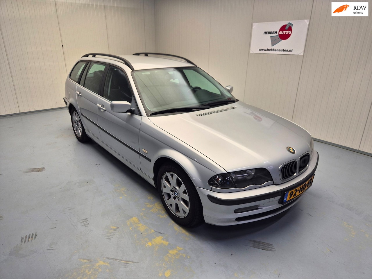 BMW 3-serie Touring - 320i 6 Cilinder Automaat Airco Cruise Control Alu Velgen Trekhaak - AutoWereld.nl