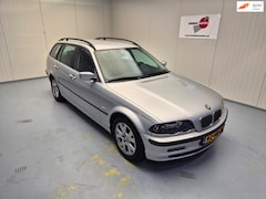BMW 3-serie Touring - 320i 6 Cilinder Automaat Airco Cruise Control Alu Velgen Trekhaak