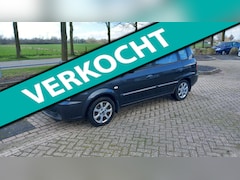 Kia Carens - 1.6-16V LX airco
