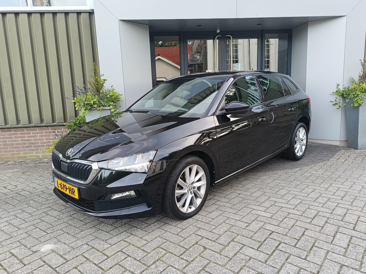 Skoda Scala - 1.0 TSI Sport Business | Trekhaak | Carplay| Virtual cockpit | Zwart hemel | 110 pk | NAP - AutoWereld.nl