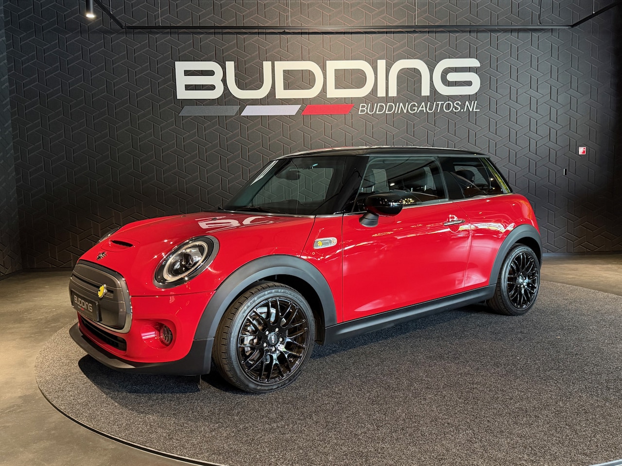 MINI Electric - Essential 33 kWh | Camera | CarPlay | - AutoWereld.nl