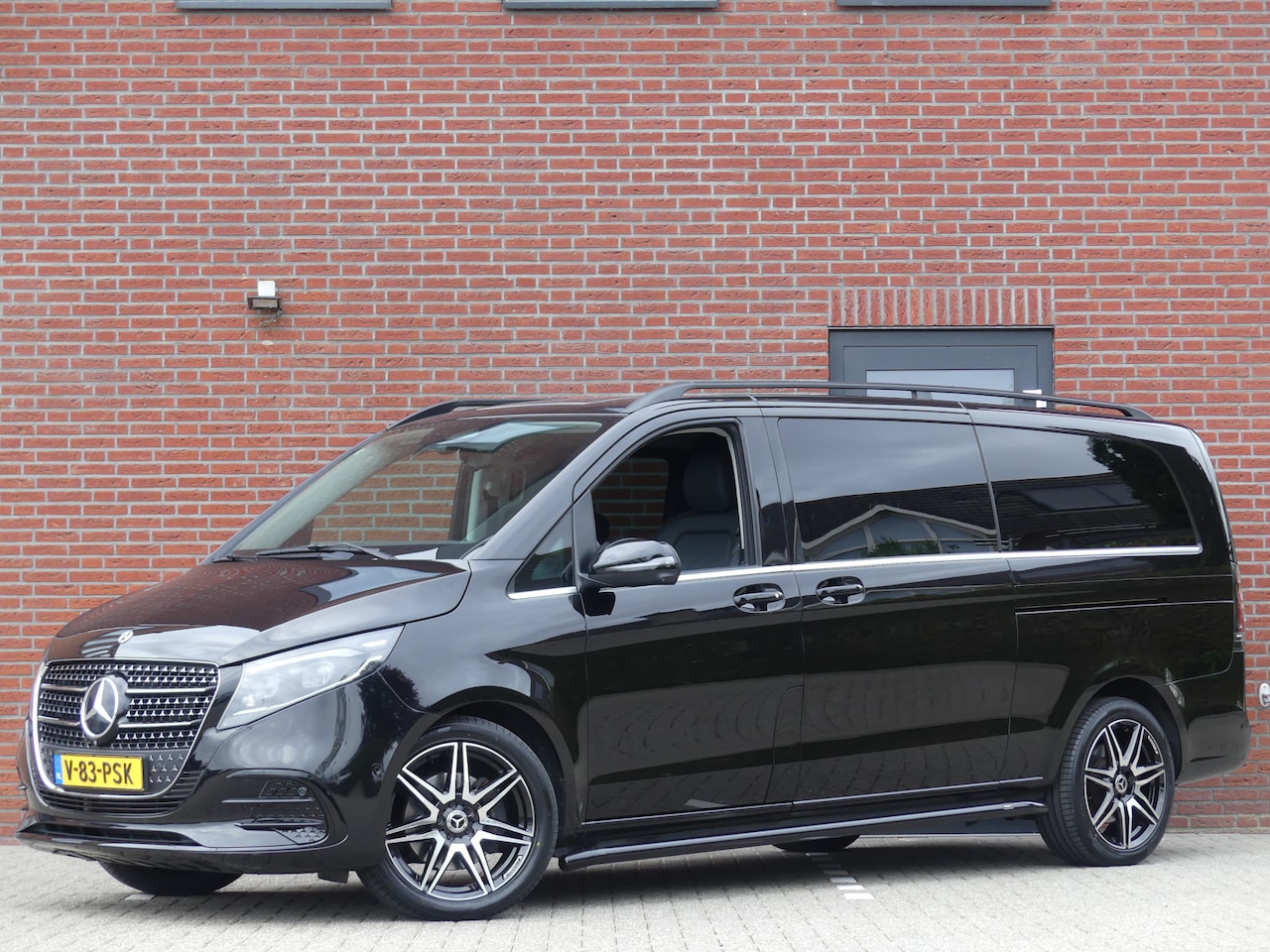 Mercedes-Benz V-klasse - 300d Extra Lang AMG Dubbel Cabine Sfeer verlichting elek deuren - AutoWereld.nl