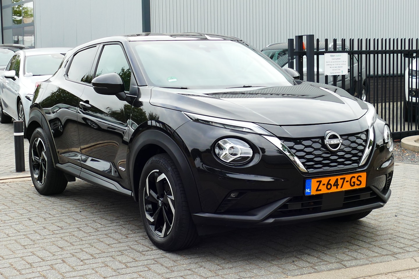 Nissan Juke - 1.6 Hybrid N-Connecta 1-Eig. Camera, Navi, Carplay/Android, Clima, Haak 750kg - AutoWereld.nl