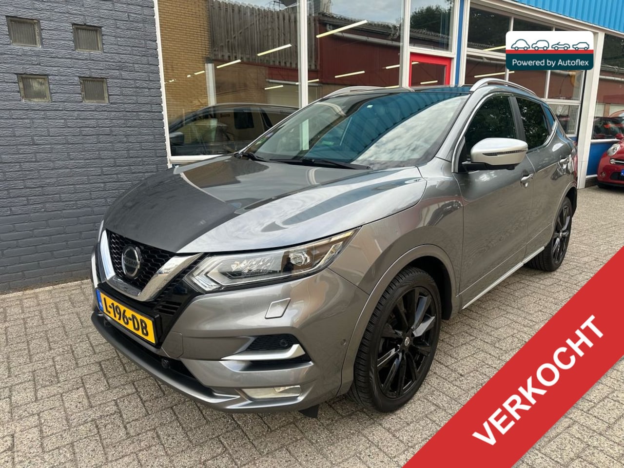 Nissan Qashqai - 1.3 DIG-T Tekna+ Automaat Trekhaak Panoramadak RIJKLAAR - AutoWereld.nl