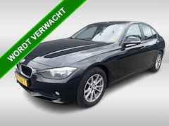 BMW 3-serie - 316d High Executive Airco-climate / Cruise-ctr. / Navigatie / Trekhaak / Pdc / Apk 12-2026