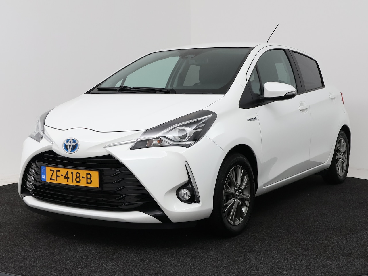 Toyota Yaris - 1.5 Hybrid Dynamic | Trekhaak | Navigatie | Parkeer-camera - AutoWereld.nl