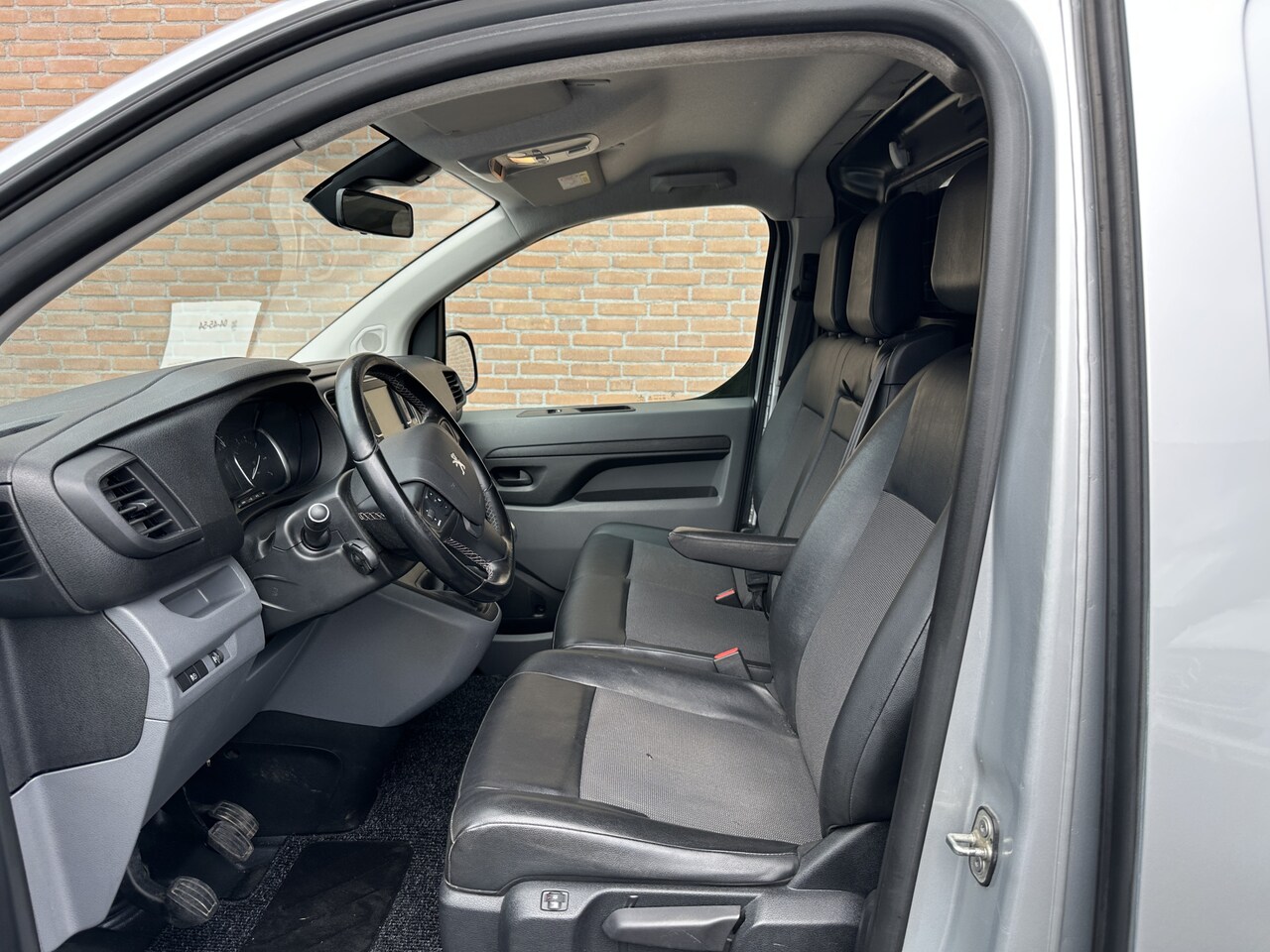 Peugeot Expert - 231L 2.0BlueHDI 120PK L3 / 2x Schuifdeur / Cruisecontrol / Euro6 - AutoWereld.nl