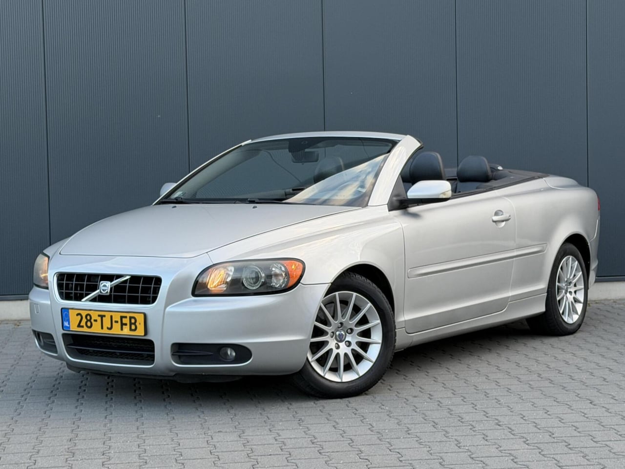 Volvo C70 Convertible - 2.5 T5 Summum Leder - Dynaudio - 3e Eigenaar - AutoWereld.nl