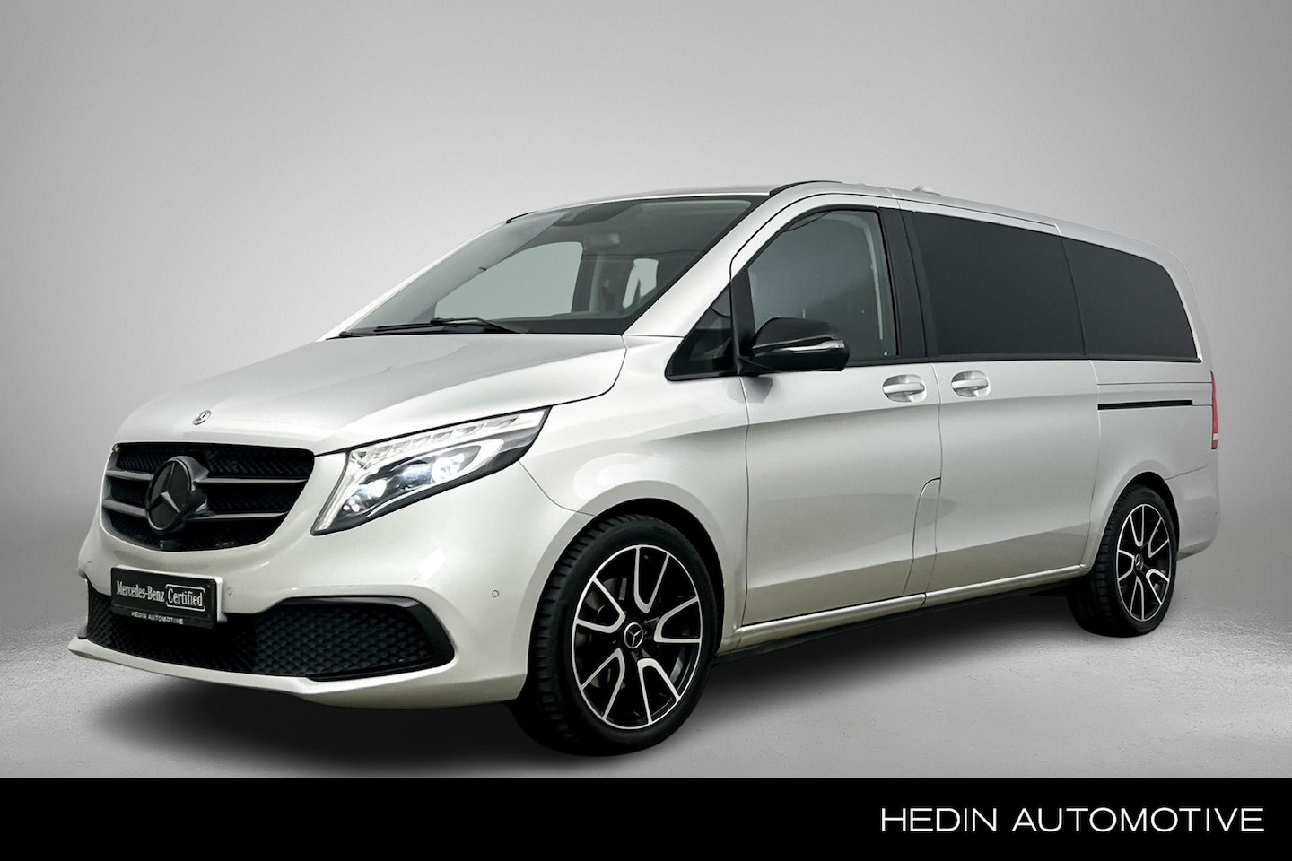 Mercedes-Benz V-klasse - V 300d Diesel L2 Automaat Avantgarde Dubbel Cabine | Comand Online | 360° Camera | Sfeerve - AutoWereld.nl